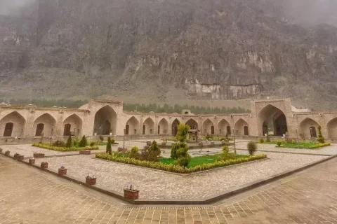 هتل لاله بیستون کرمانشاه