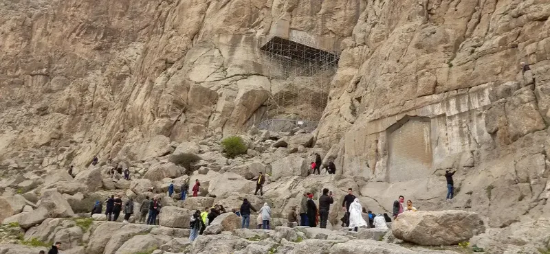 جاهای دیدنی ایران بیستون کرمانشاه جاهای دیدنی ایران بیستون کرمانشاه