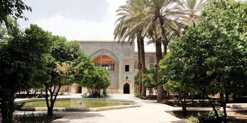 مدرسه خان