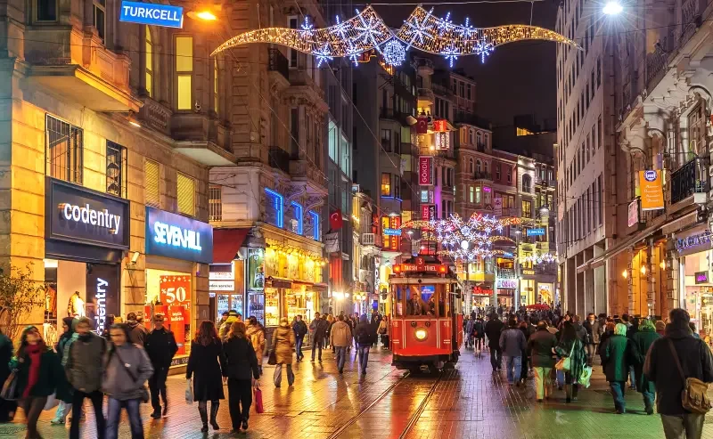 سفر به آنتالیا بهتر است یا استانبول